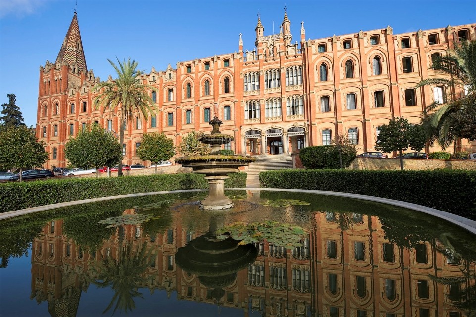 Colegio Jesuïtes Sarrià - Sant Ignasi de Barcelona | Opiniones y Precios  2024 - Micole