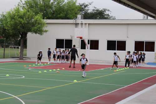 Foto Colegio La Salle y Francisco G. Sada #2